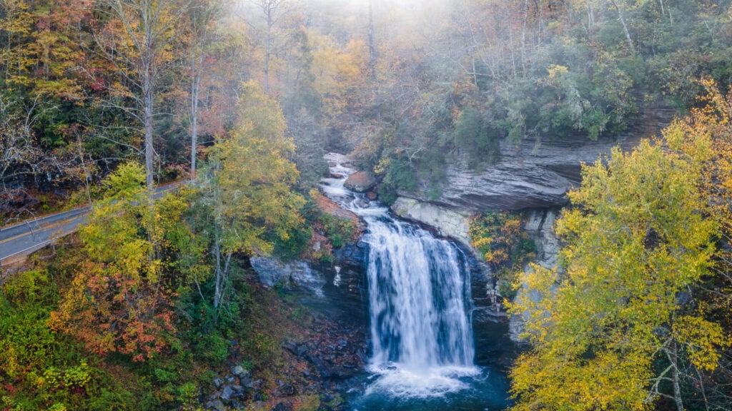 Brevard, North Carolina - Waterfalls & Hiking paths for the public