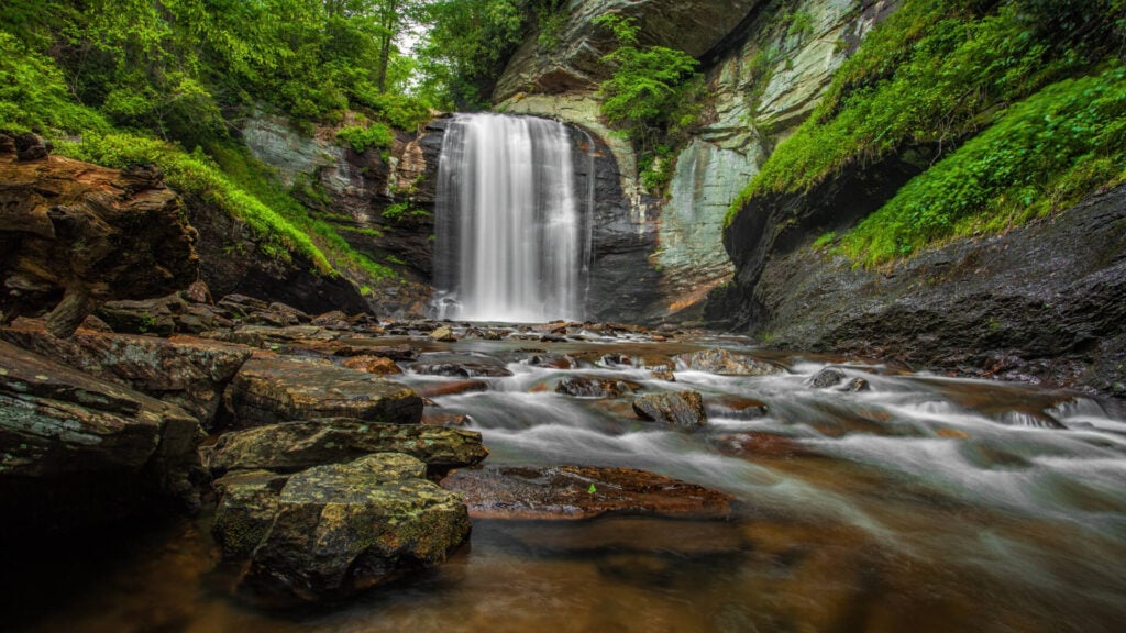 Brevard, North Carolina - Waterfalls & Hiking paths for the public